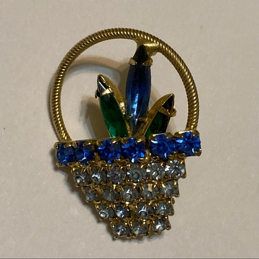 SAPPHIRE AND RHINESTONE UNIQUE VINTAGE FLOWER BASKET GOLD TONE PIN BROOCH - Picture 2 of 6